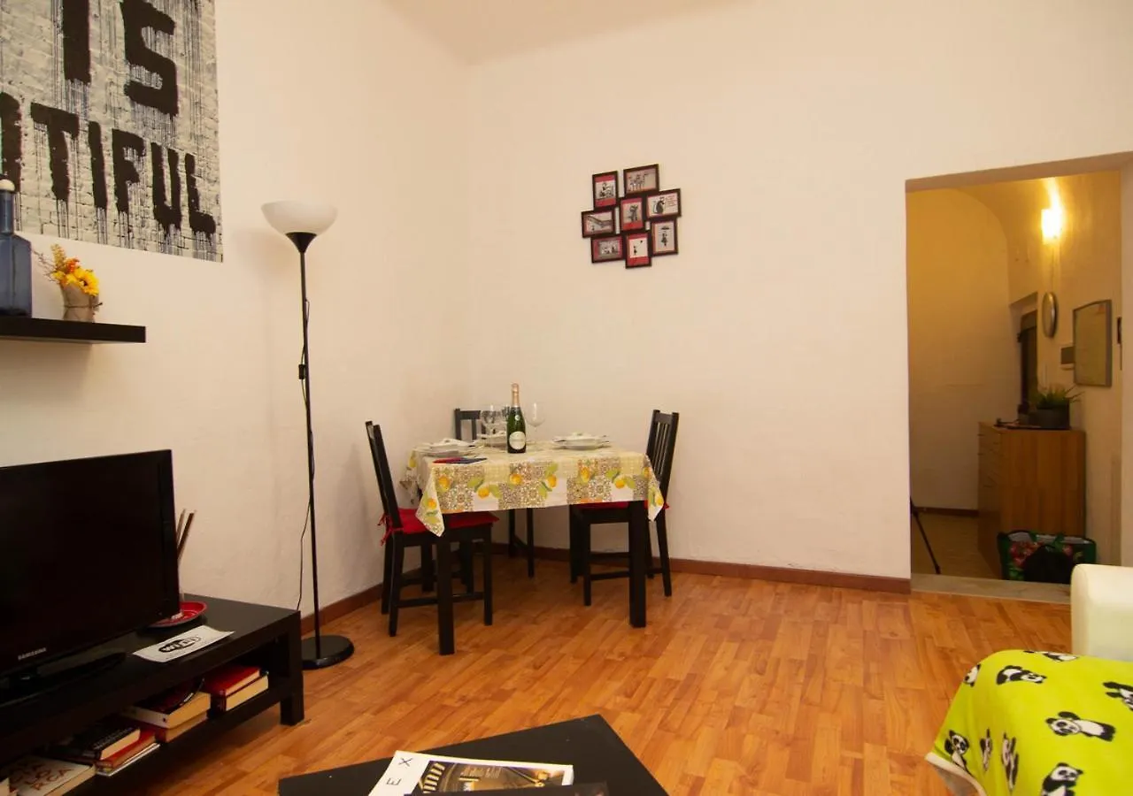 Apartment Central Studio Pisa Italy