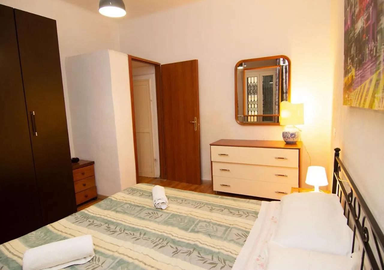 Apartment Central Studio Pisa Italy